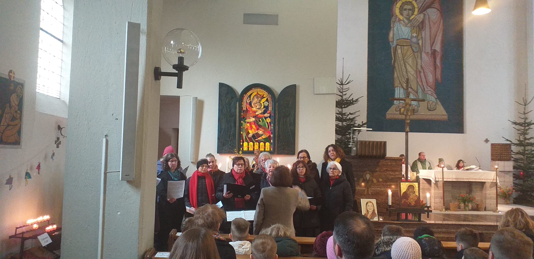 Choraufstellung seitlich in der Kirche